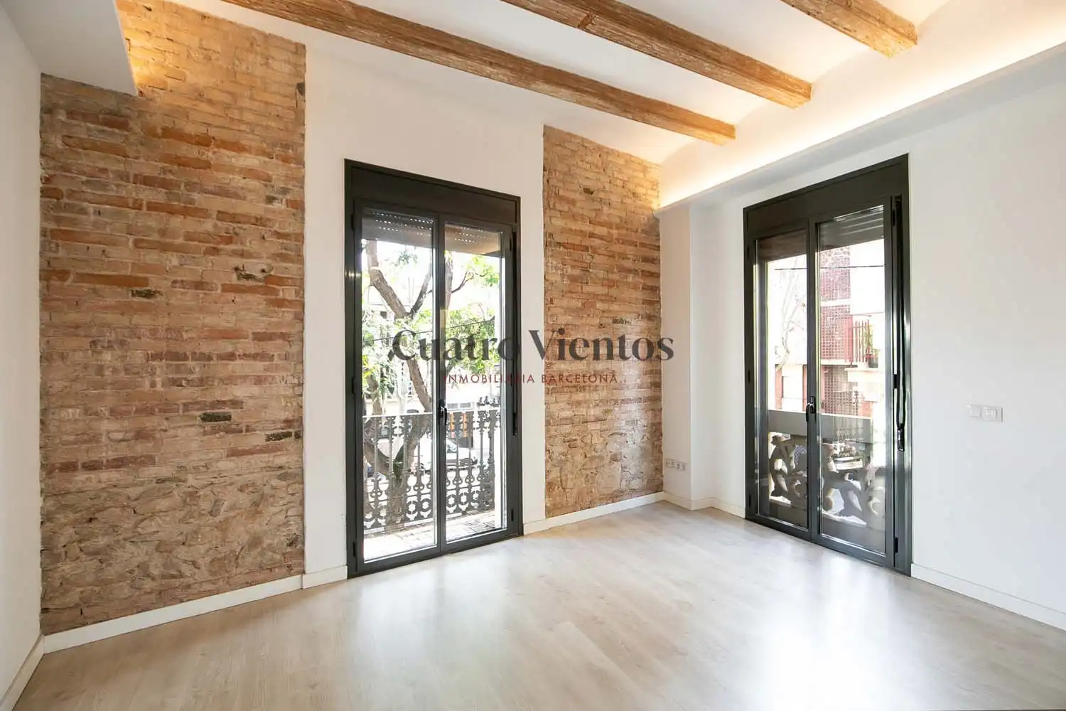 Vista exterior de Pis en venda en Barcelona amb Aire condicionat, Calefacció i Parquet