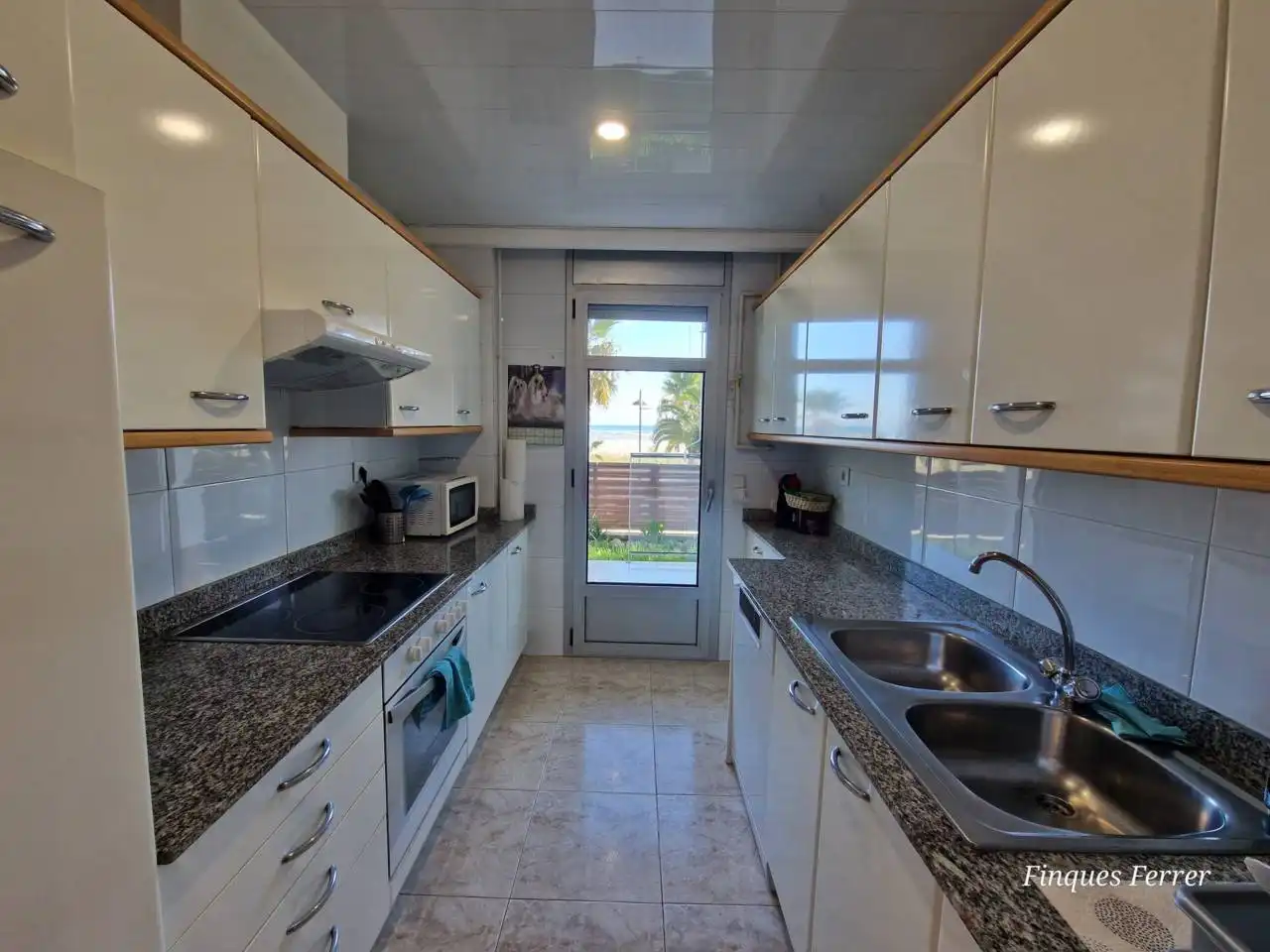Cocina de Piso de alquiler en Cubelles con Aire acondicionado, Calefacción y Jardín privado