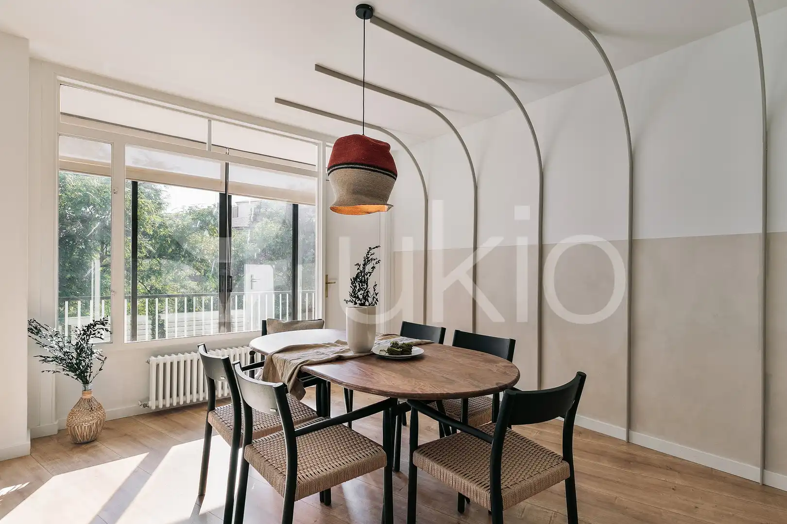 Menjador de Apartament de lloguer en Barcelona amb Aire condicionat, Calefacció i Moblat