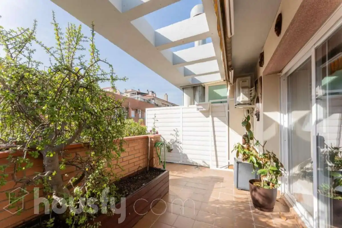 Piso con ascensor en venta en Passatge de Xaloc .