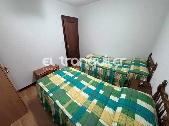 Schlafzimmer von Wohnung zur Miete in Madrid mit Klimaanlage, Terrasse und Möbliert