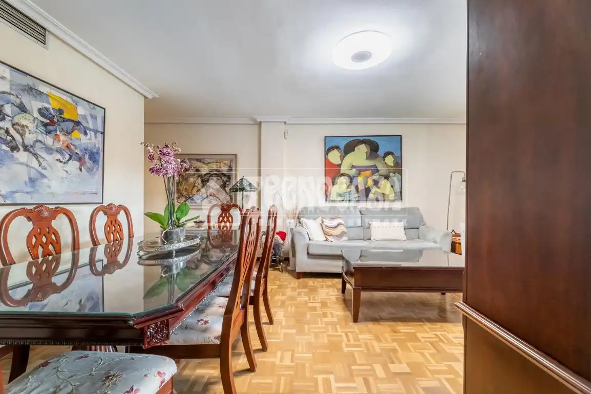 Sala de estar de Piso en venta en Las Rozas de Madrid con Terraza y Trastero