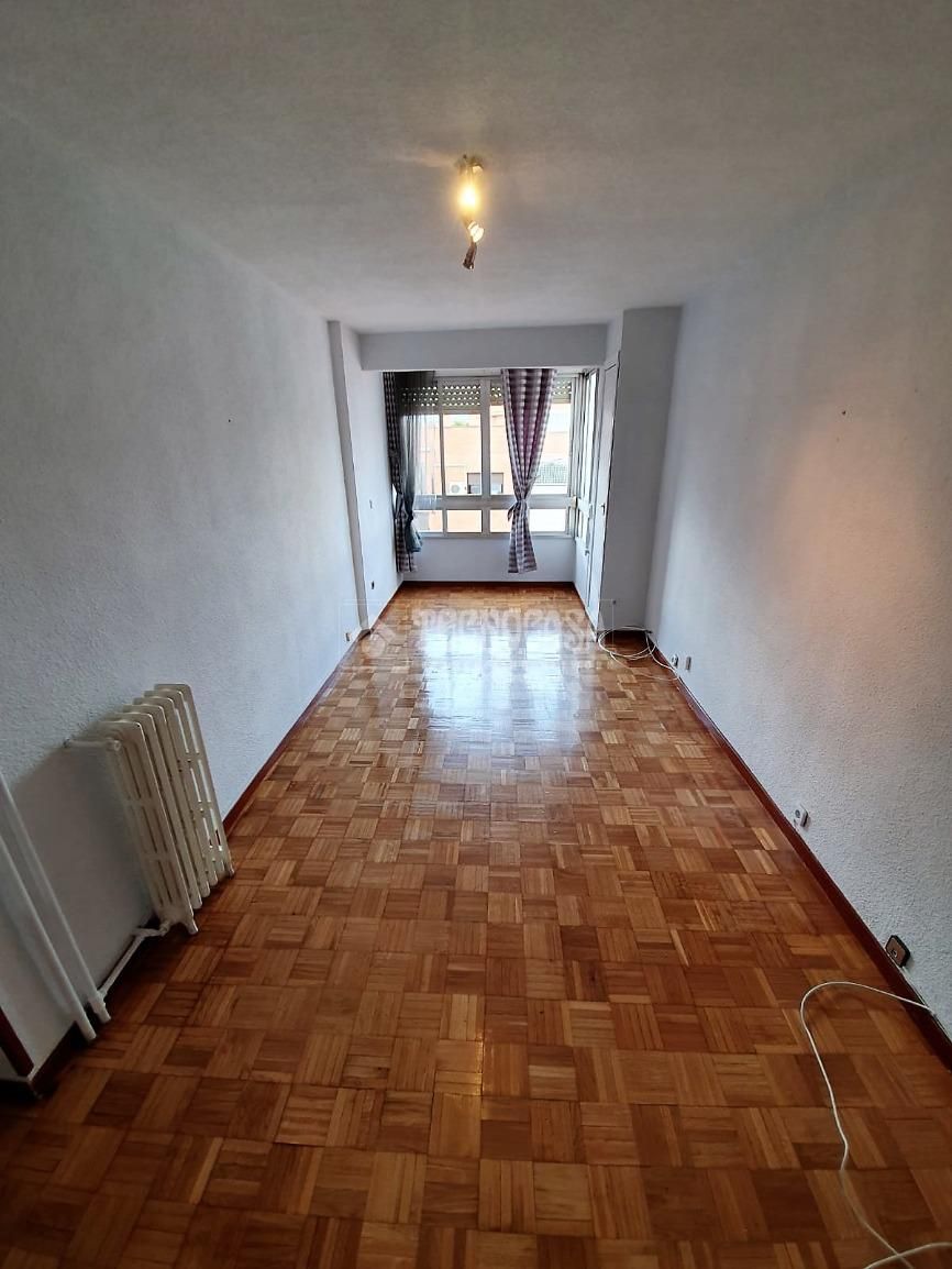 Bedroom of Flat for sale in  Madrid Capital  with Air Conditioner, Heating and Parquet flooring