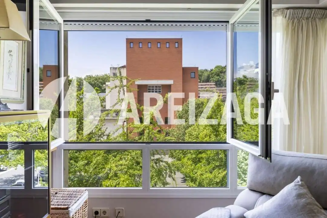 Bedroom of Flat for sale in Donostia - San Sebastián   with Heating, Terrace and Storage room