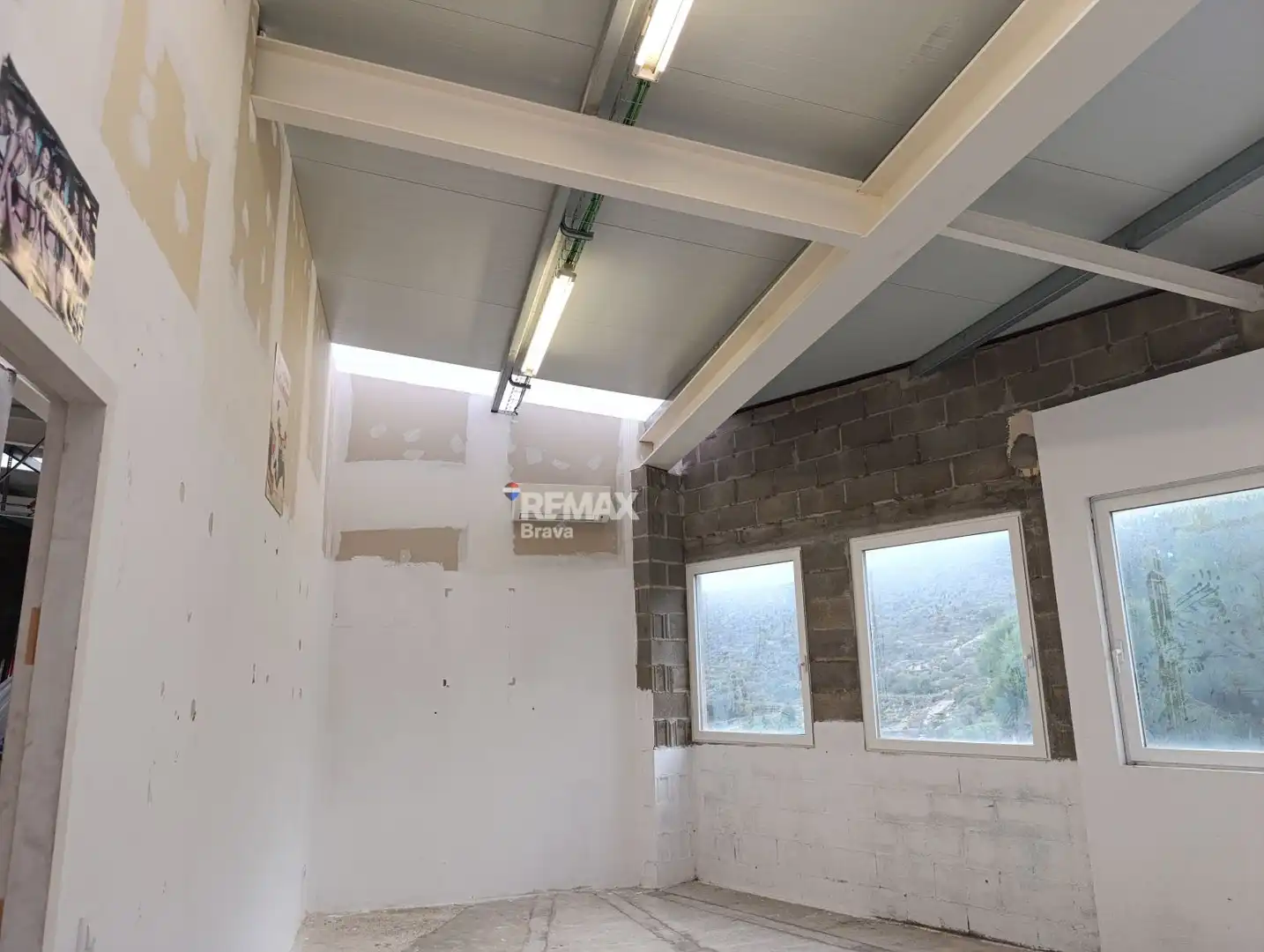 Fabrikhallen zum Verkauf in Cadaqués mit Heizung