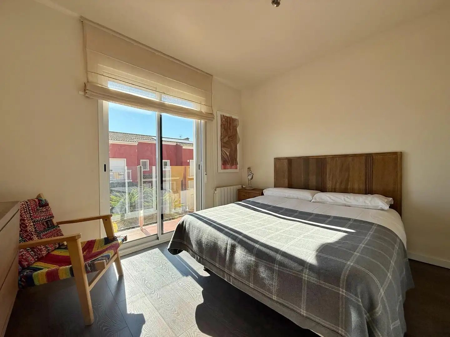 Dormitori de Casa adosada en venda en La Pobla de Vallbona amb Aire condicionat, Calefacció i Jardí privat