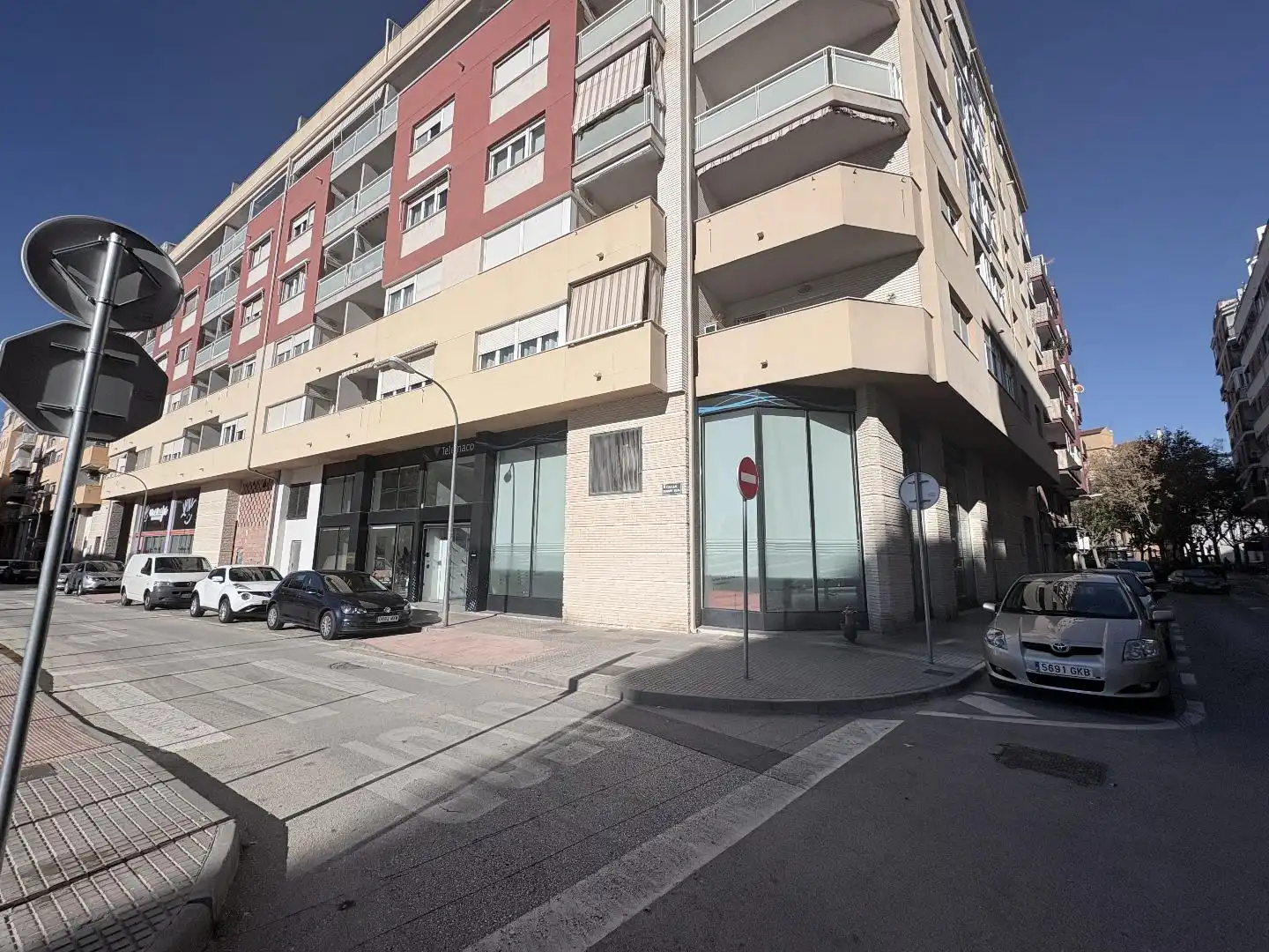 Business premises for sale in huerto real 5