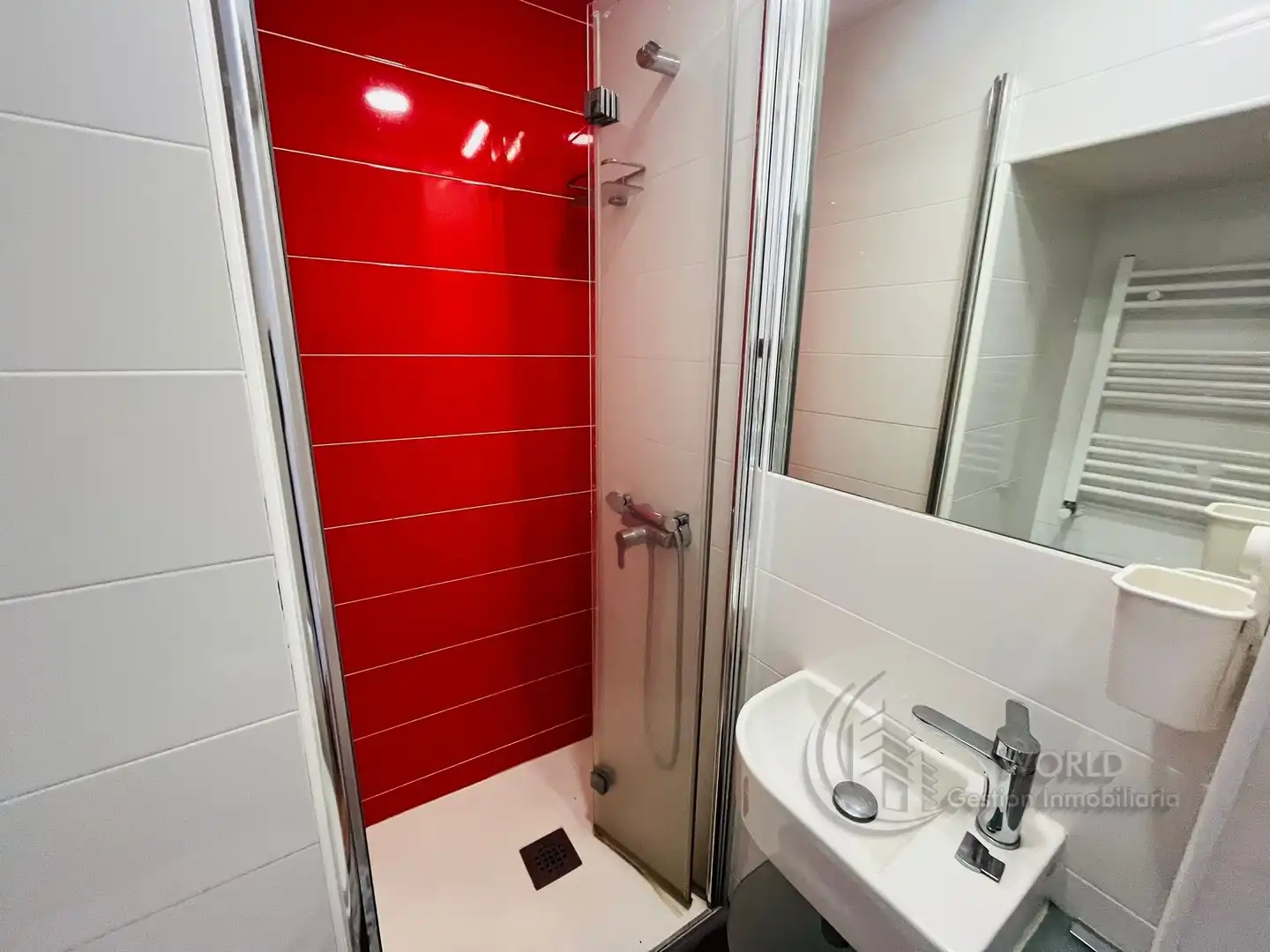 Bathroom of Attic for rent in Madrid  with Air Conditioner, Heating and Terrace