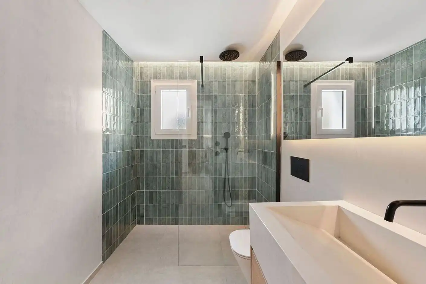 Baño de Ático en venta en Marbella con Aire acondicionado, Terraza y Piscina