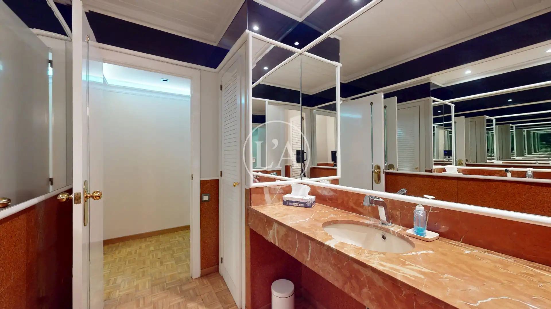 Badezimmer von Büro zur Miete in Reus mit Klimaanlage, Heizung und Abstellraum