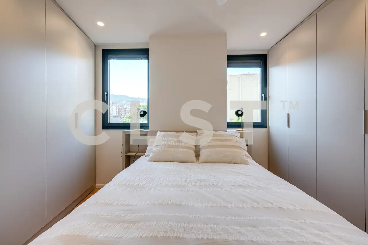 Dormitori de Apartament de lloguer en Barcelona amb Aire condicionat, Calefacció i Parquet