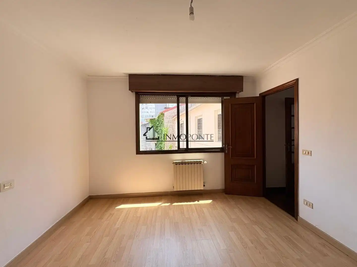 Habitación de Piso en venta en Pontevedra Capital  con Terraza