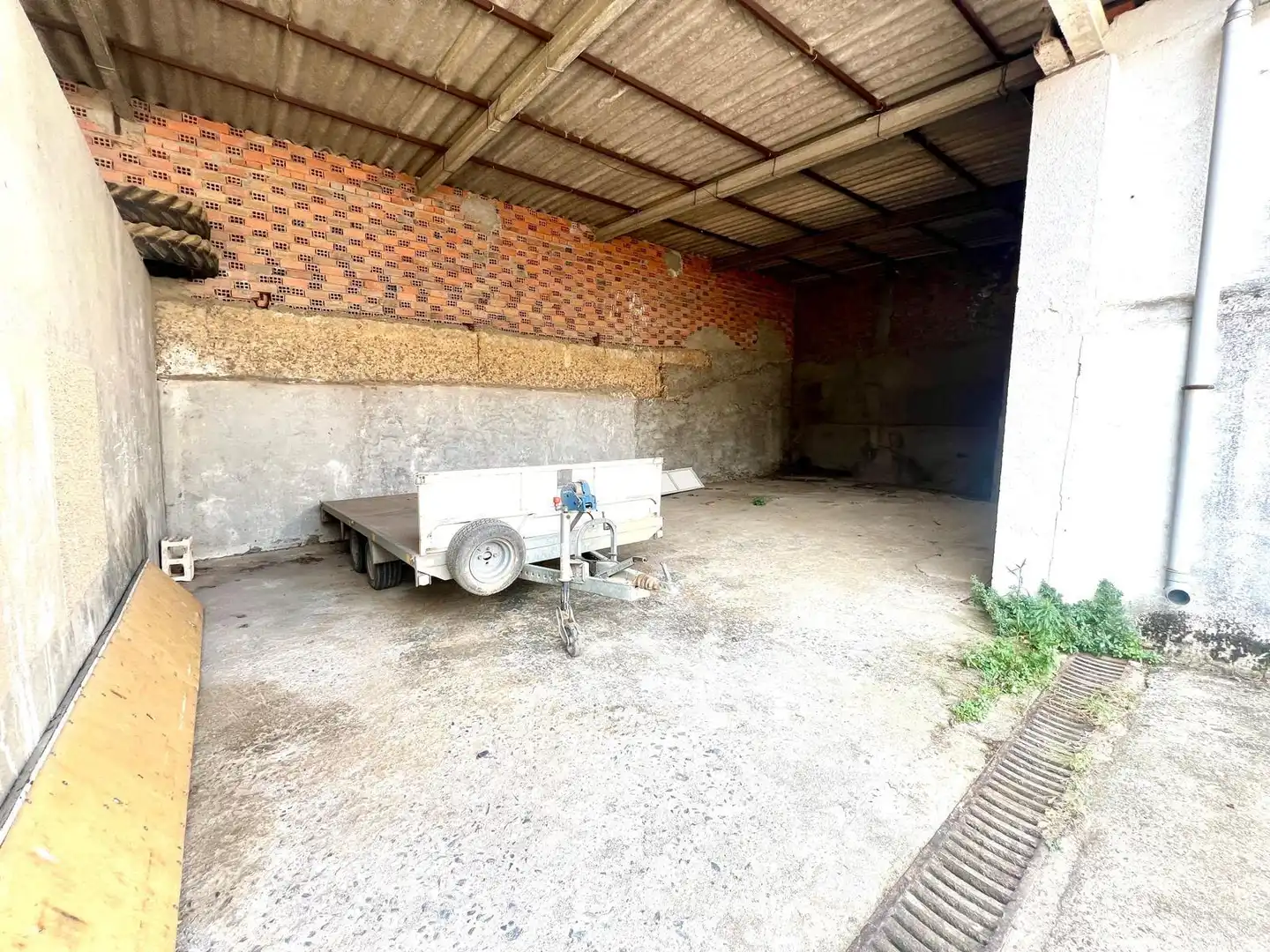 Parking of Houses for sale in Serradilla