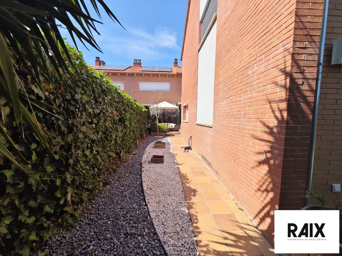 Casa adosada en venta en Carrer Garbi, Viladecavalls