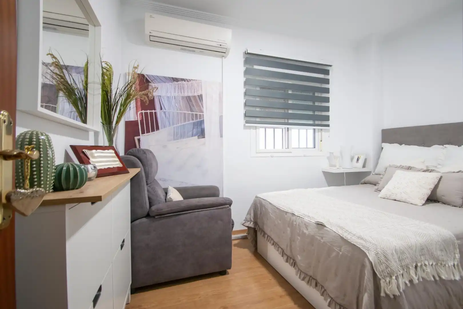 Bedroom of Flat for sale in Este - Alcosa- Torreblanca