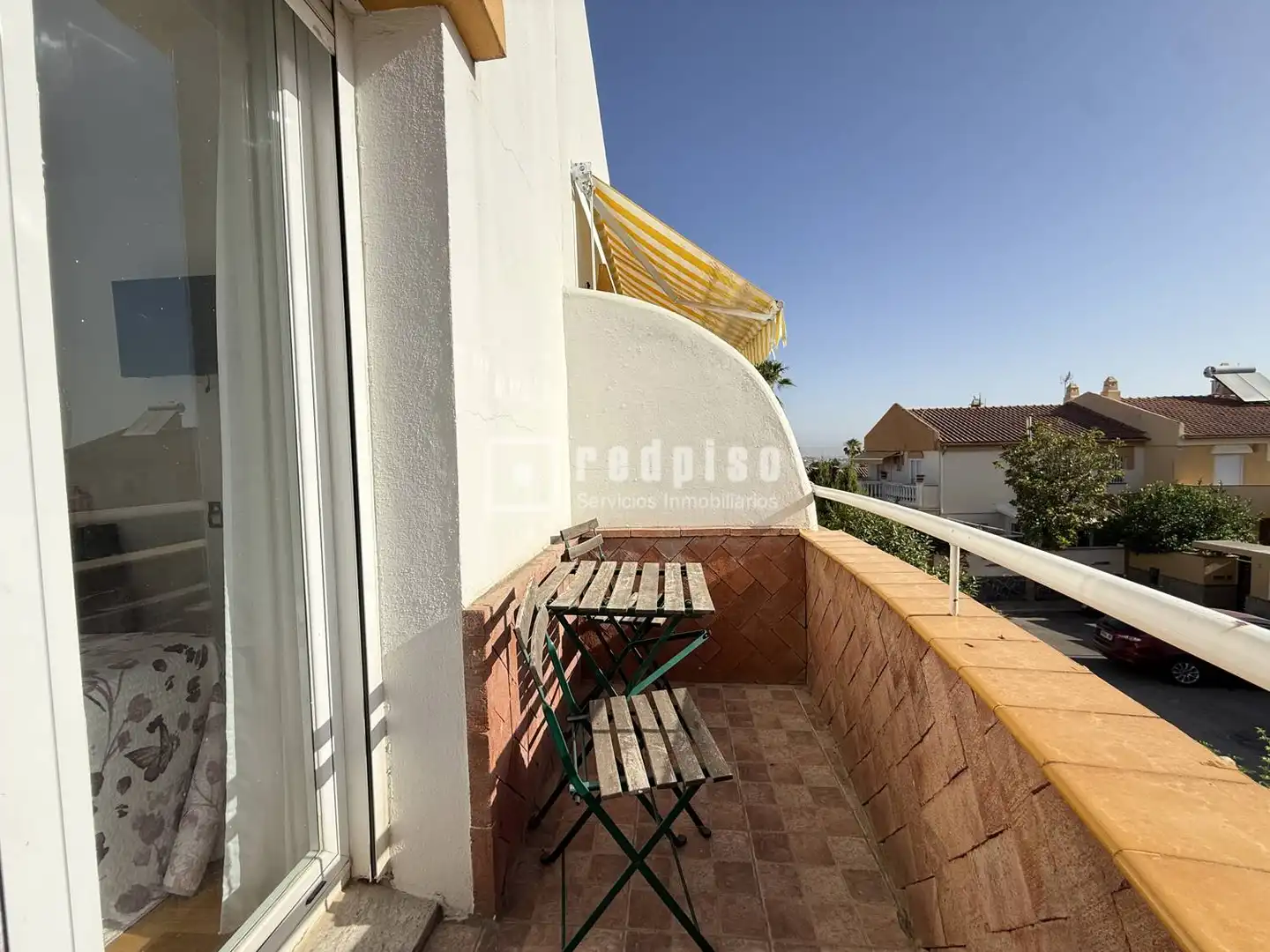 Vista exterior de Casa o xalet en venda en Alhaurín de la Torre amb Aire condicionat, Jardí privat i Terrassa