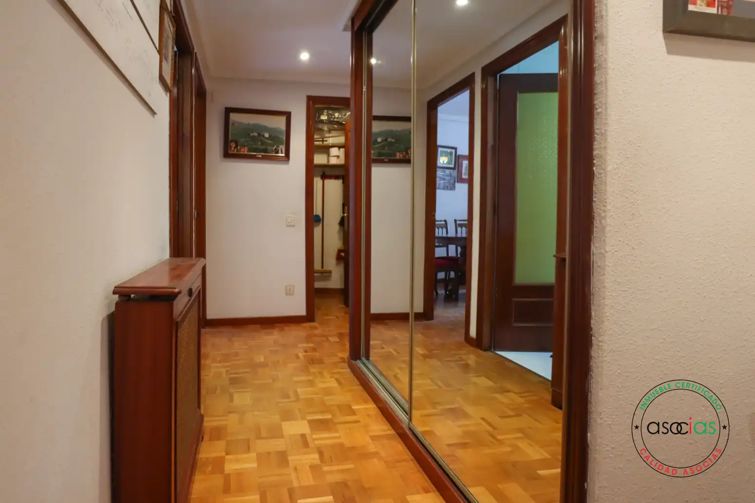 Piso en venta en Oviedo  con Calefacción, Parquet y Terraza