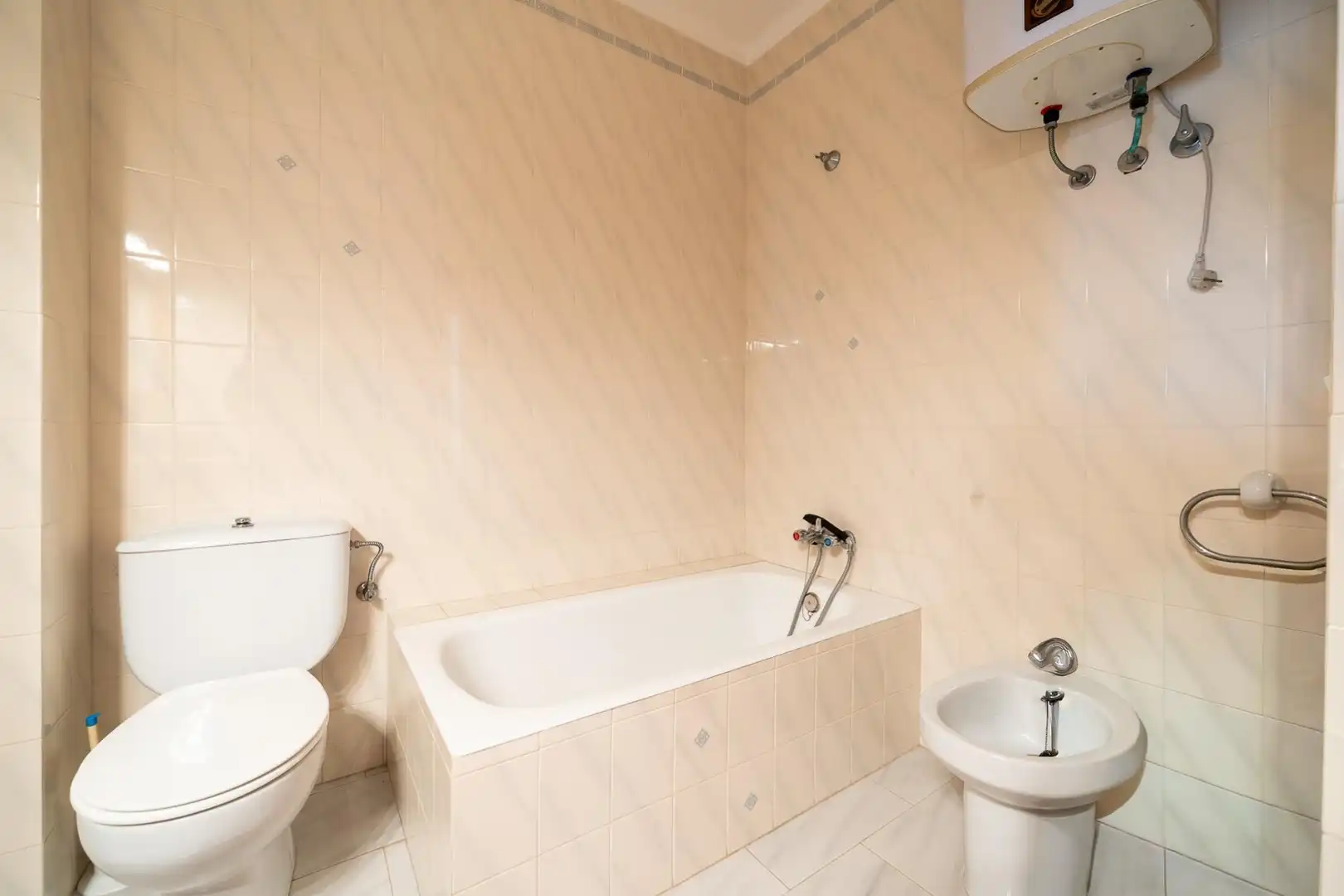 Bathroom of Houses for sale in Petra  with Terrace and Balcony