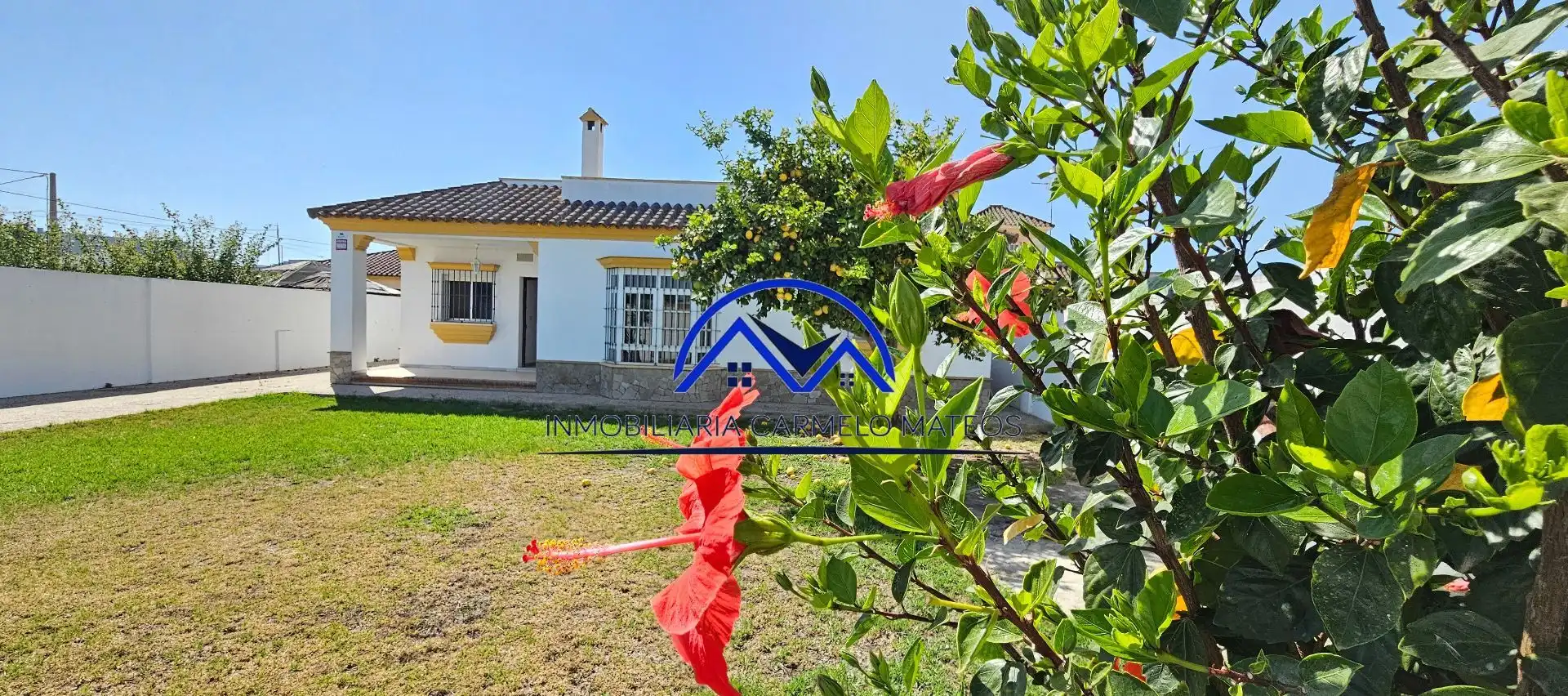 Vista exterior de Casa o chalet en venta en Sanlúcar de Barrameda con Aire acondicionado, Jardín privado y Trastero