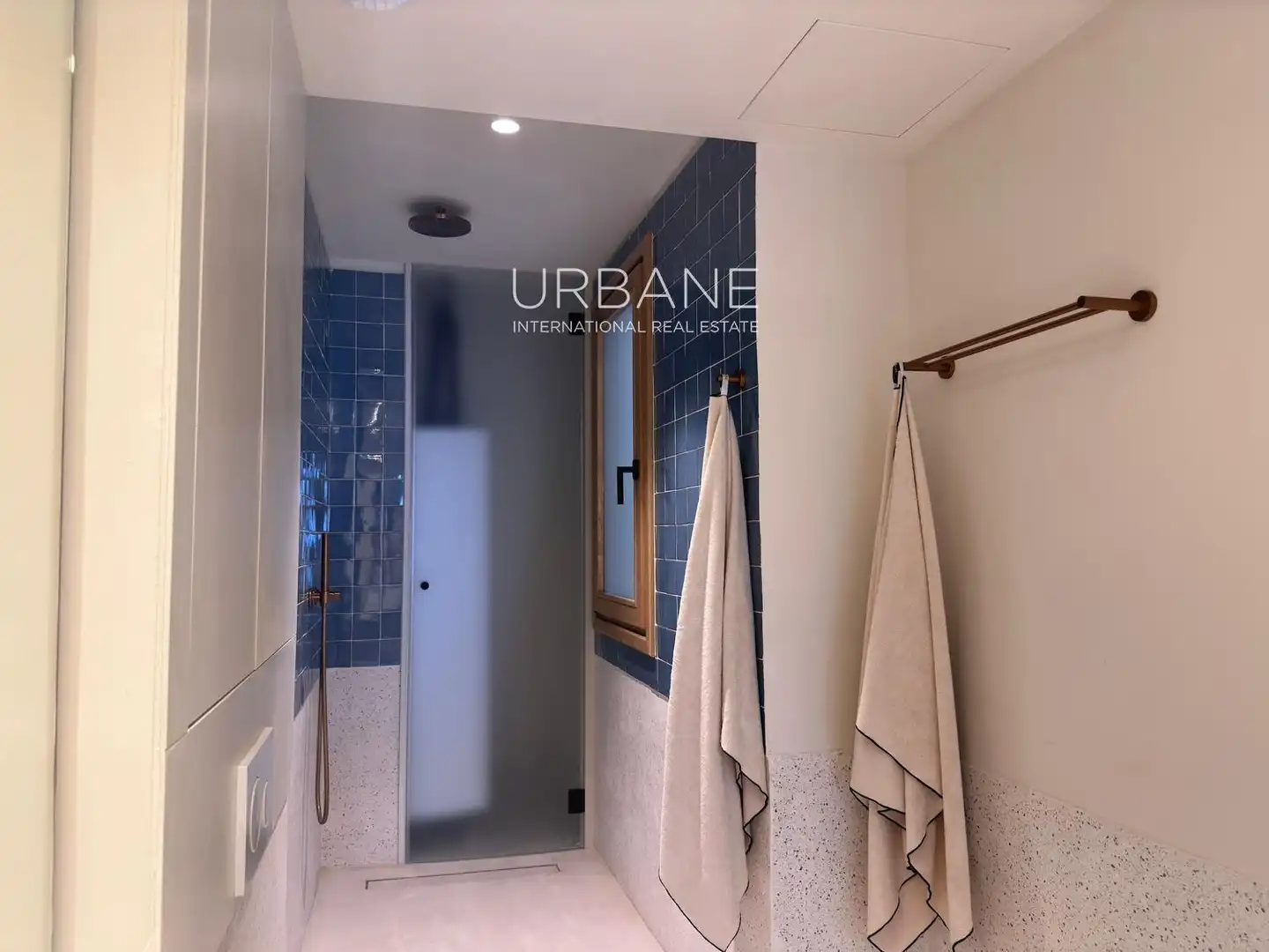 Badezimmer von Wohnung zur Miete in Barcelona mit Klimaanlage, Heizung und Terrasse