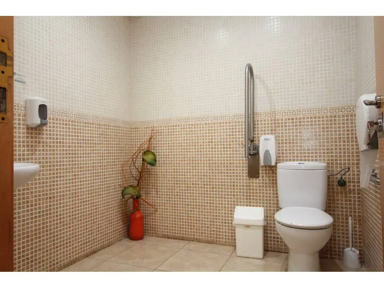 Local comercial en venta en Avenida Vidreres esq. Masia del Roser, imagen 32