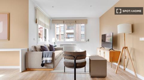 Foto 3 de Apartament per a compartir a Les Tres Torres, Barcelona