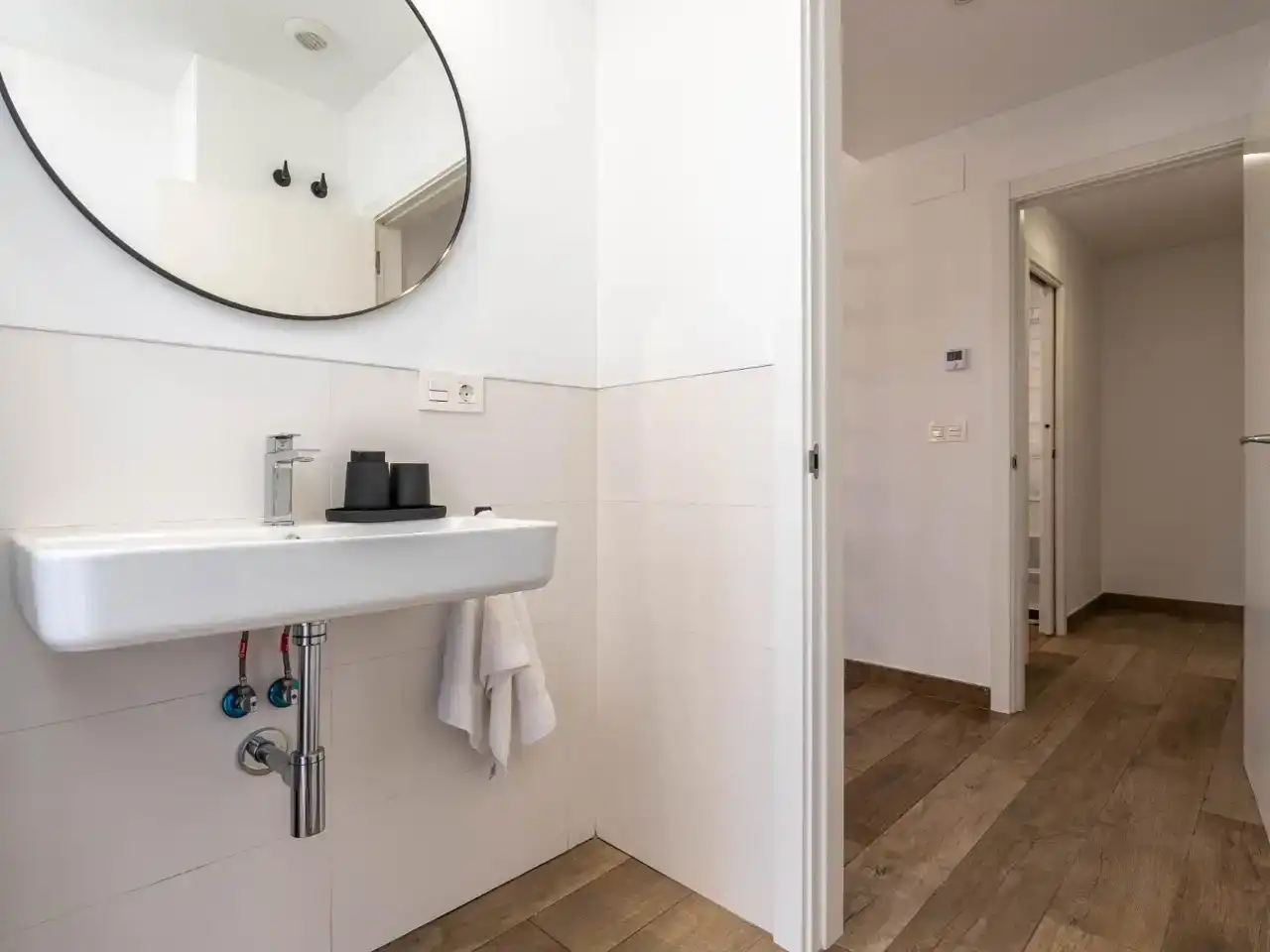 Bathroom of Flat for rent in Granada  with Air Conditioner, Swimming Pool and Furnished