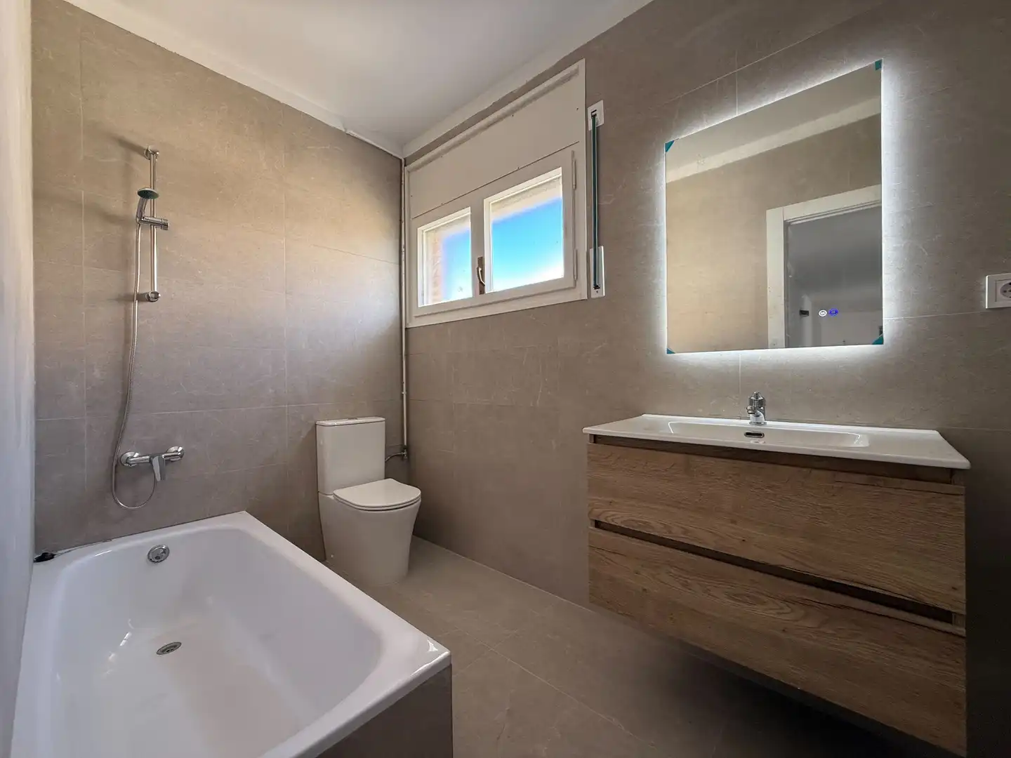 Badezimmer von Büro zur Miete in El Poble Sec