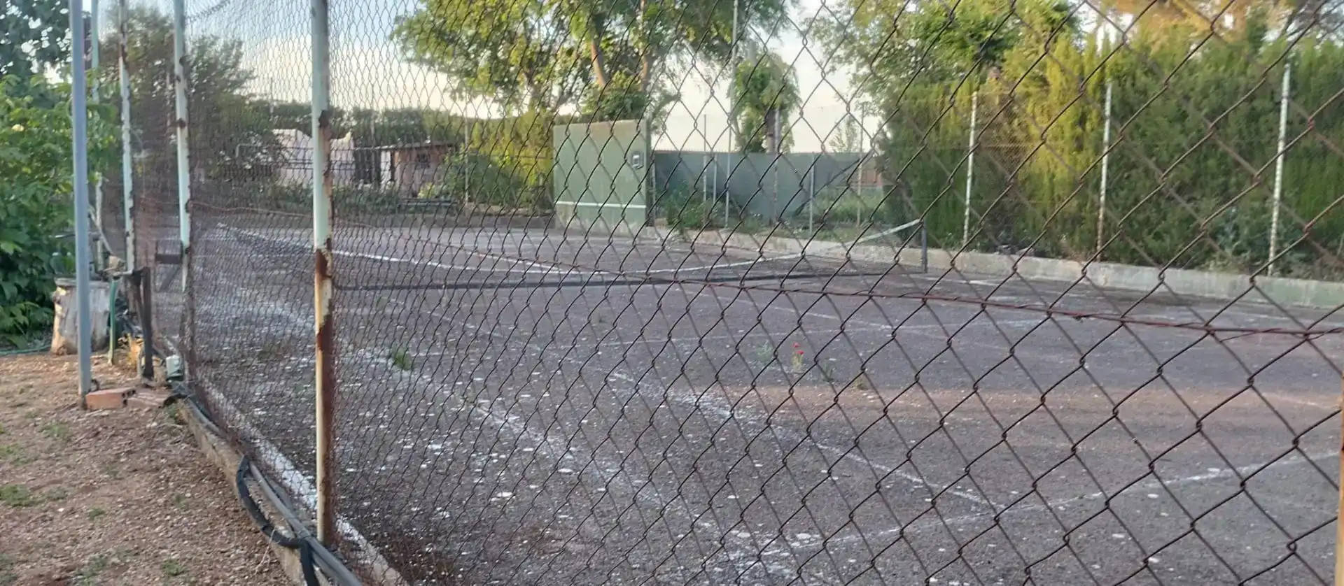 Vista exterior de Casa o xalet en venda en Ciudad Real Capital amb Aire condicionat, Piscina i Balcó