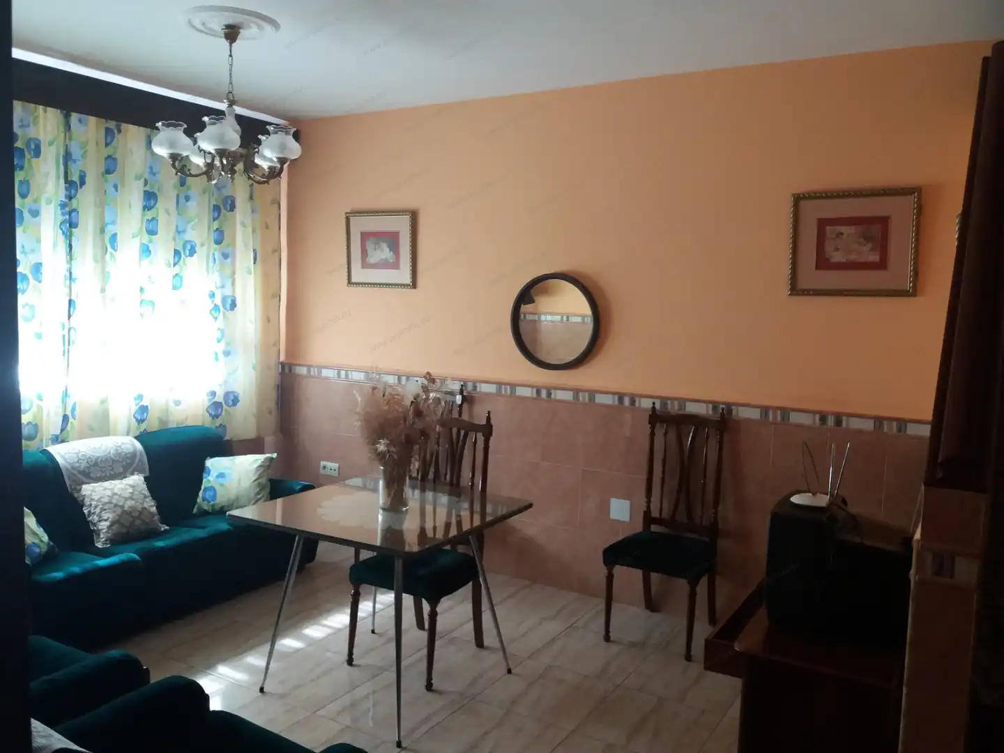 Sala de estar de Casa o chalet en venta en Almadén de la Plata con Terraza, Amueblado y Balcón