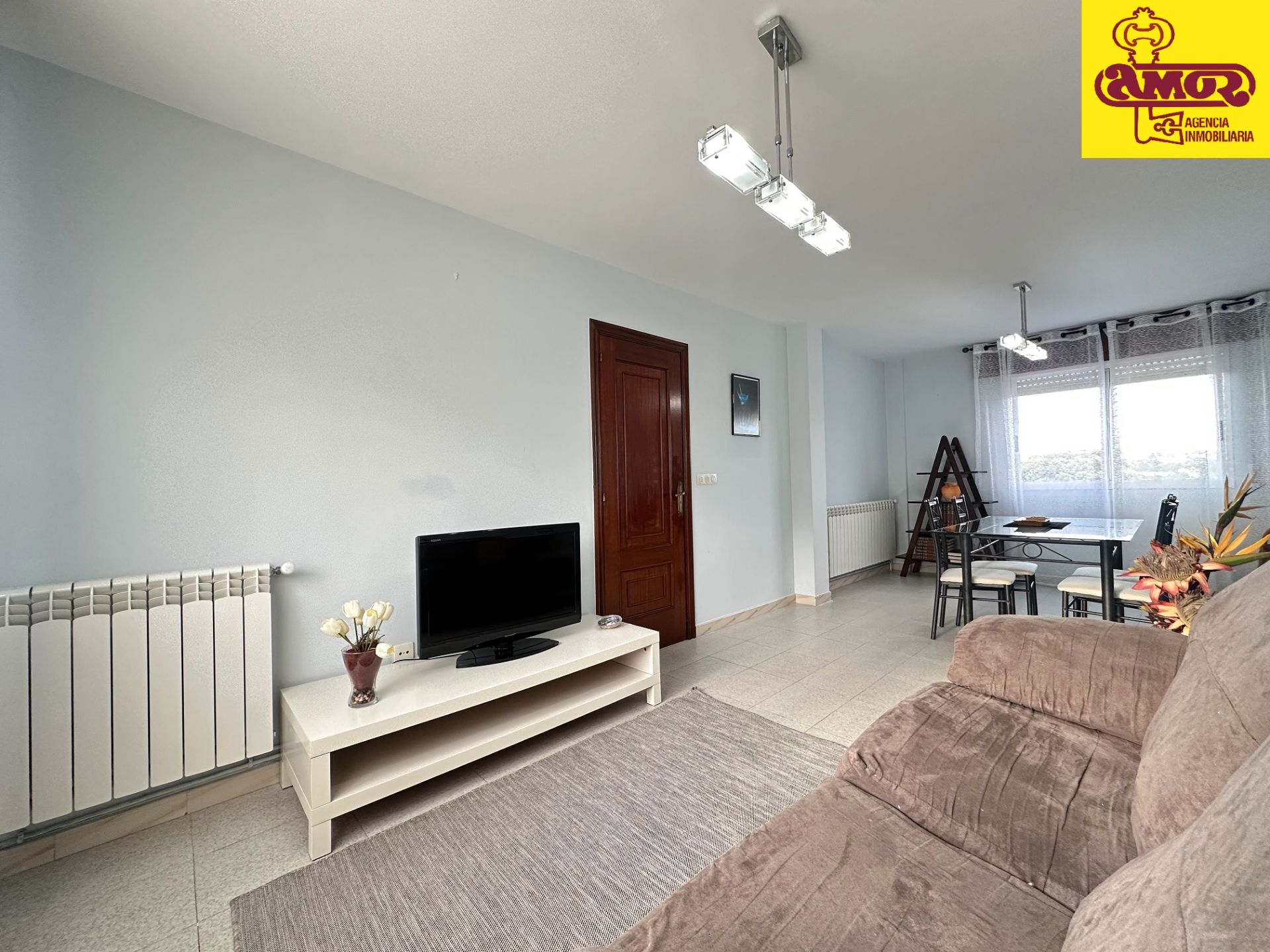 Living room of Single-family semi-detached for sale in Santiago de Compostela   with Heating and Furnished