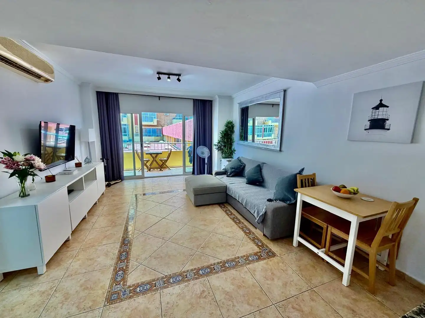 Sala de estar de Piso en venta en Benalmádena con Aire acondicionado, Calefacción y Jardín privado