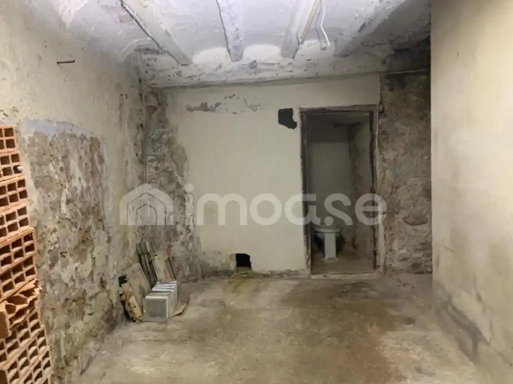Casa adosada en venda en La Pobla de Lillet amb Calefacció, Moblat i Balcó
