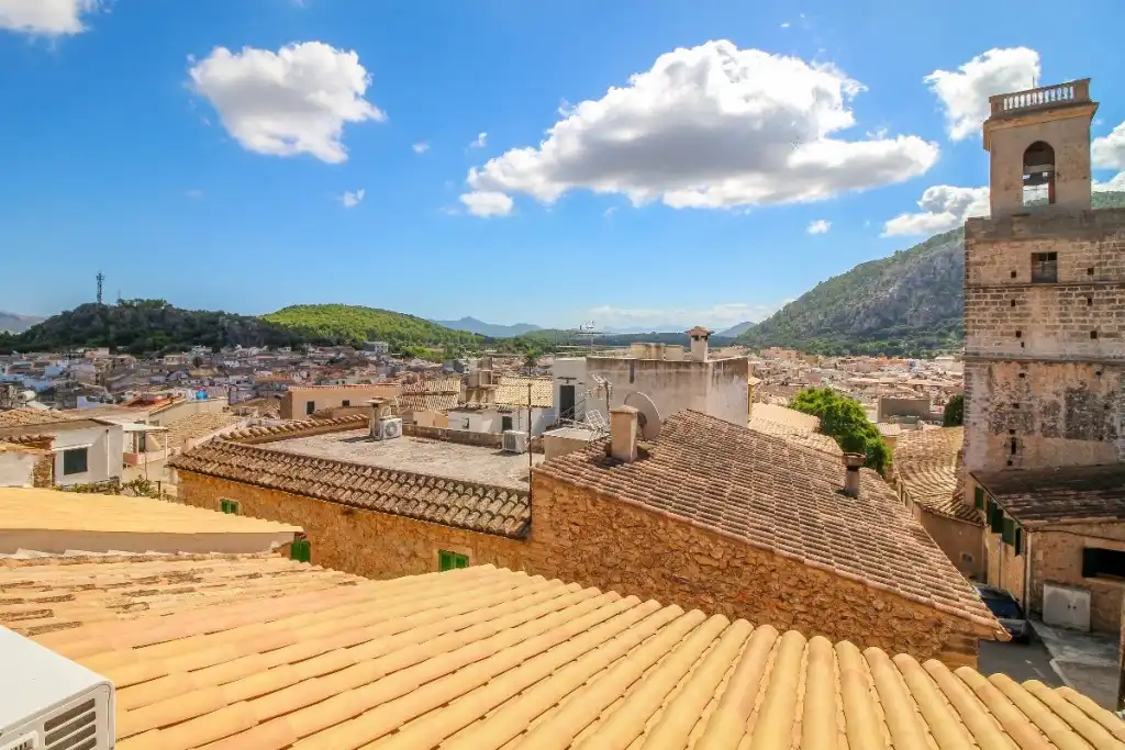 Vista exterior de Casa adosada en venda en Pollença amb Aire condicionat, Terrassa i Piscina
