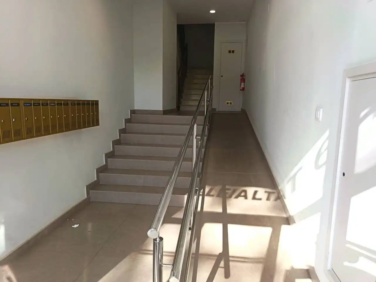 Piso en venta en Esplugues de Llobregat con Terraza y Balcón