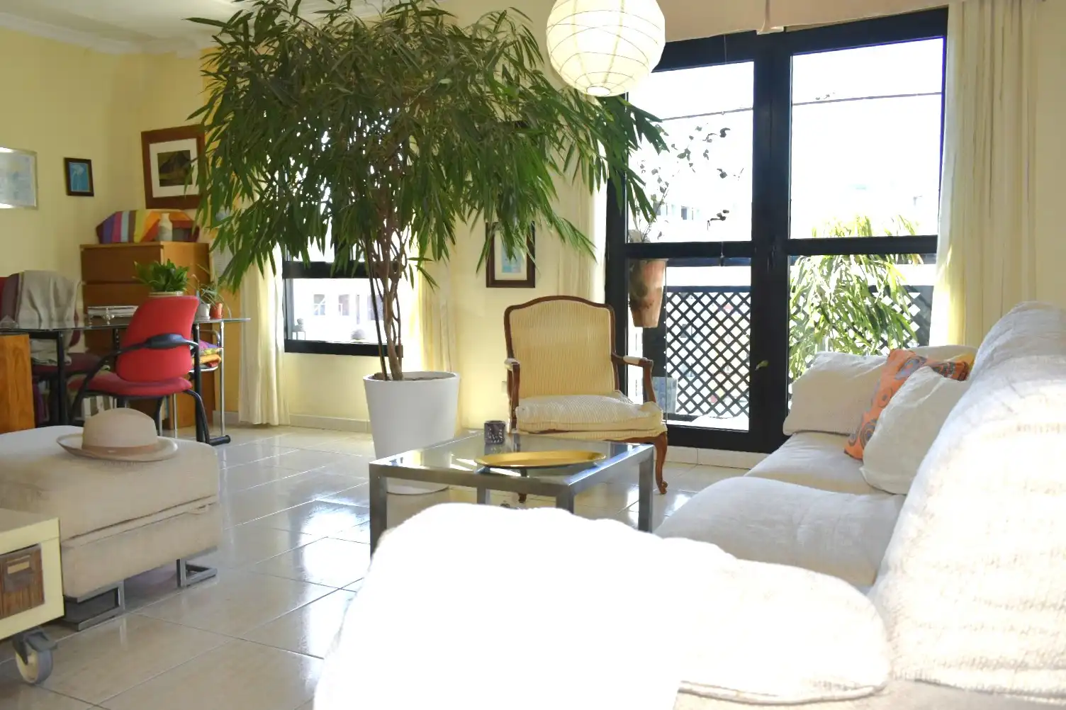 Sala d'estar de Pis en venda en Las Palmas de Gran Canaria amb Traster, Balcó i Internet