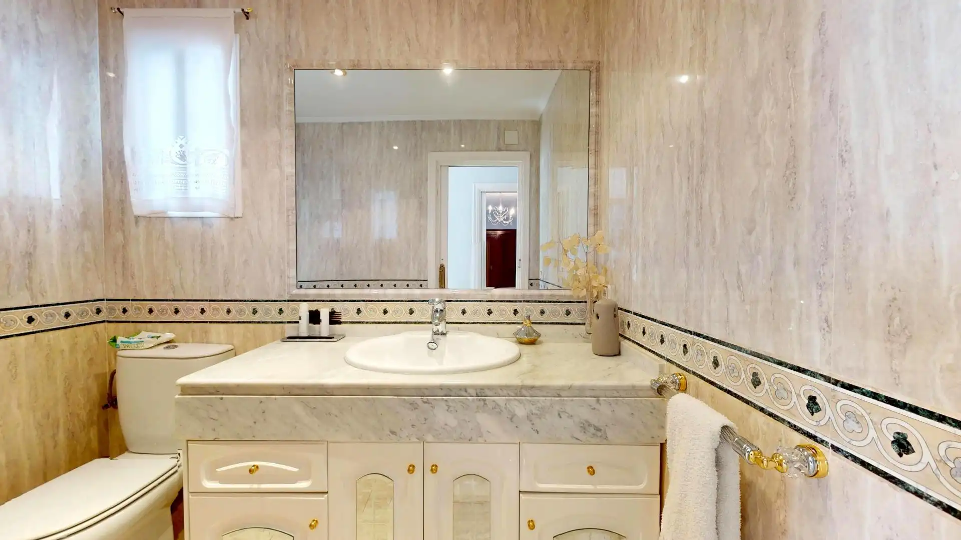 Piso con ascensor en venta en Calle DAMASCO, imagen 40