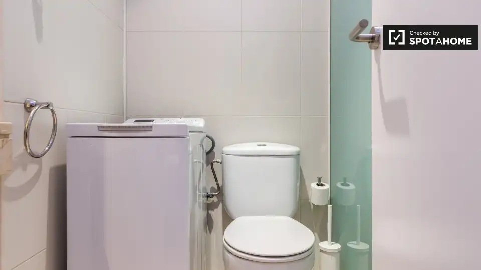 Badezimmer von Wohnung zur Miete in Sarrià - Sant Gervasi