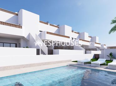 Bajo con balcón en venta en Dolores