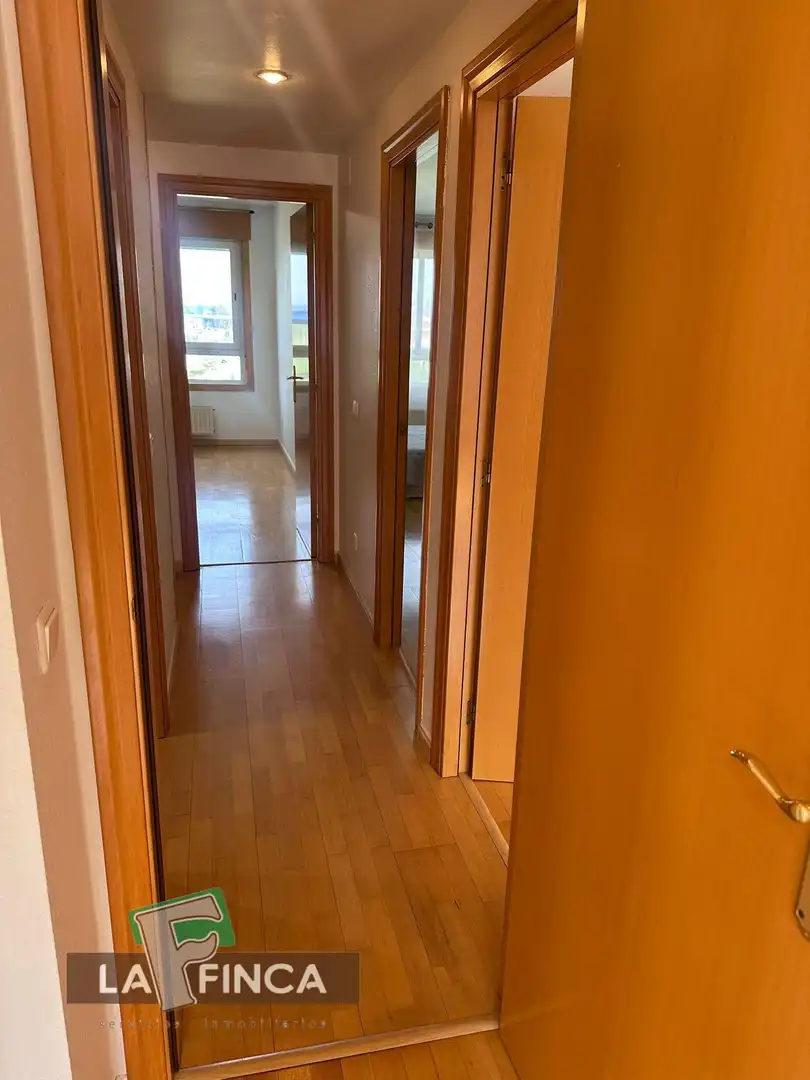 Pis en venda en Oviedo  amb Calefacció, Parquet i Traster