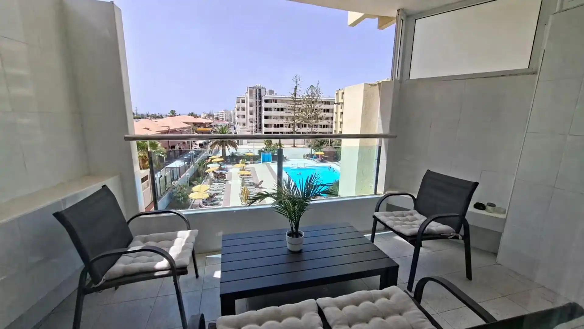 Appartement compact avec piscine à vendre à Playa del Inglés