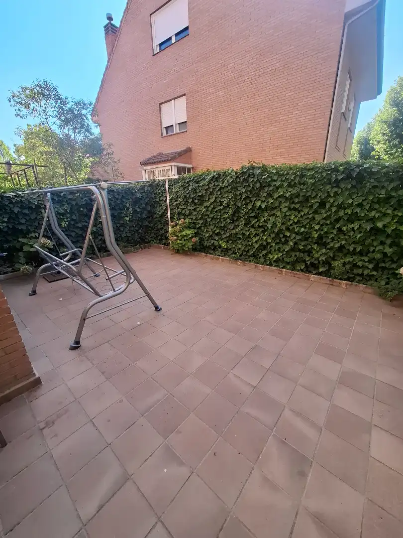 Terraza de Casa adosada de alquiler en Villaviciosa de Odón con Aire acondicionado, Calefacción y Jardín privado