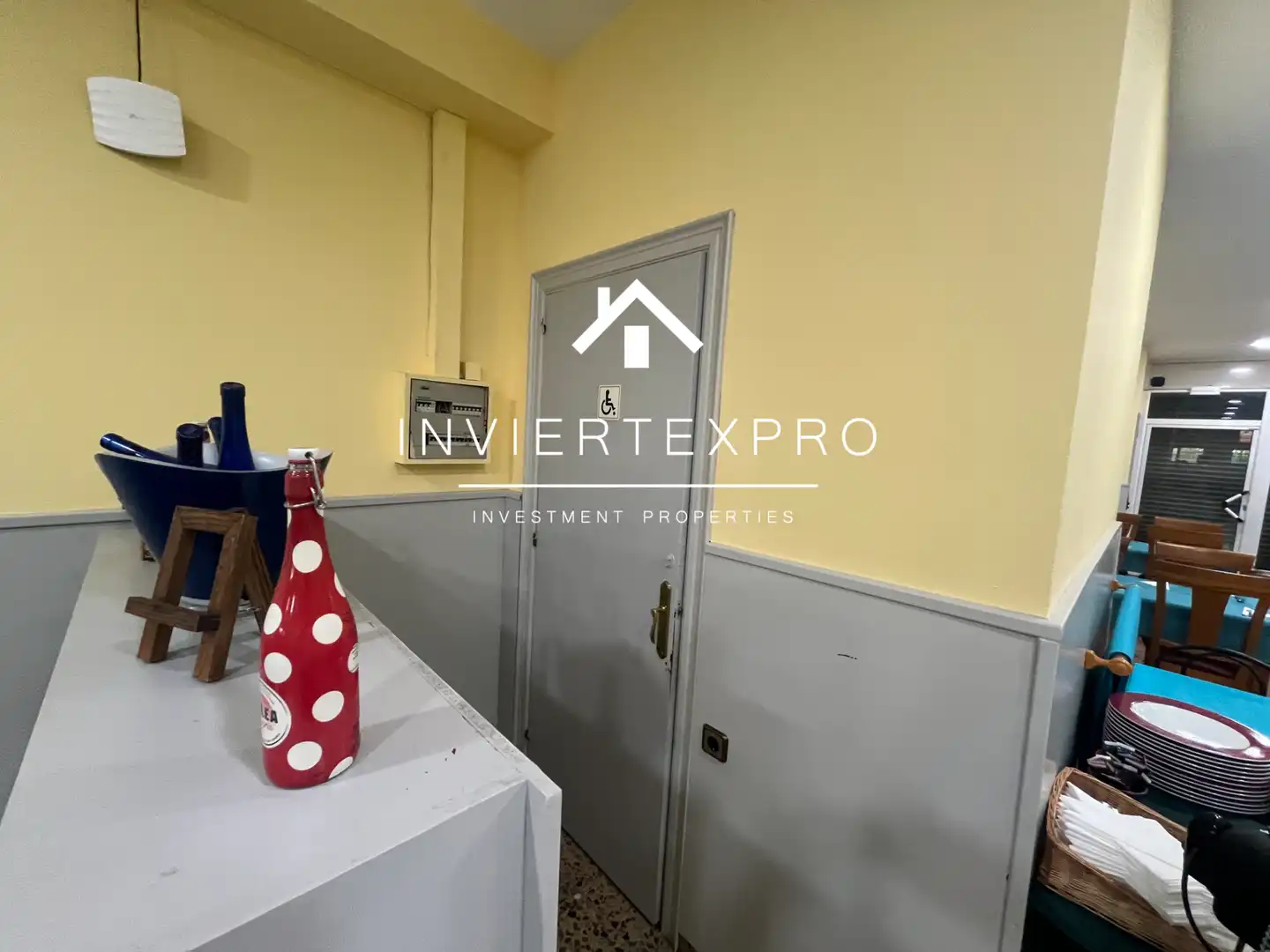Business premises for transfer in Carrer dels Marquesos de Barberà, imagen 22