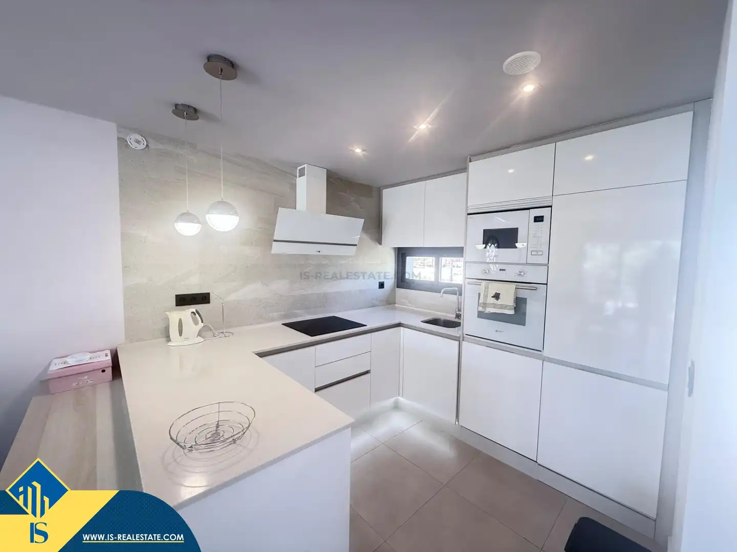Bungalow con piscina in vendita a El Raso