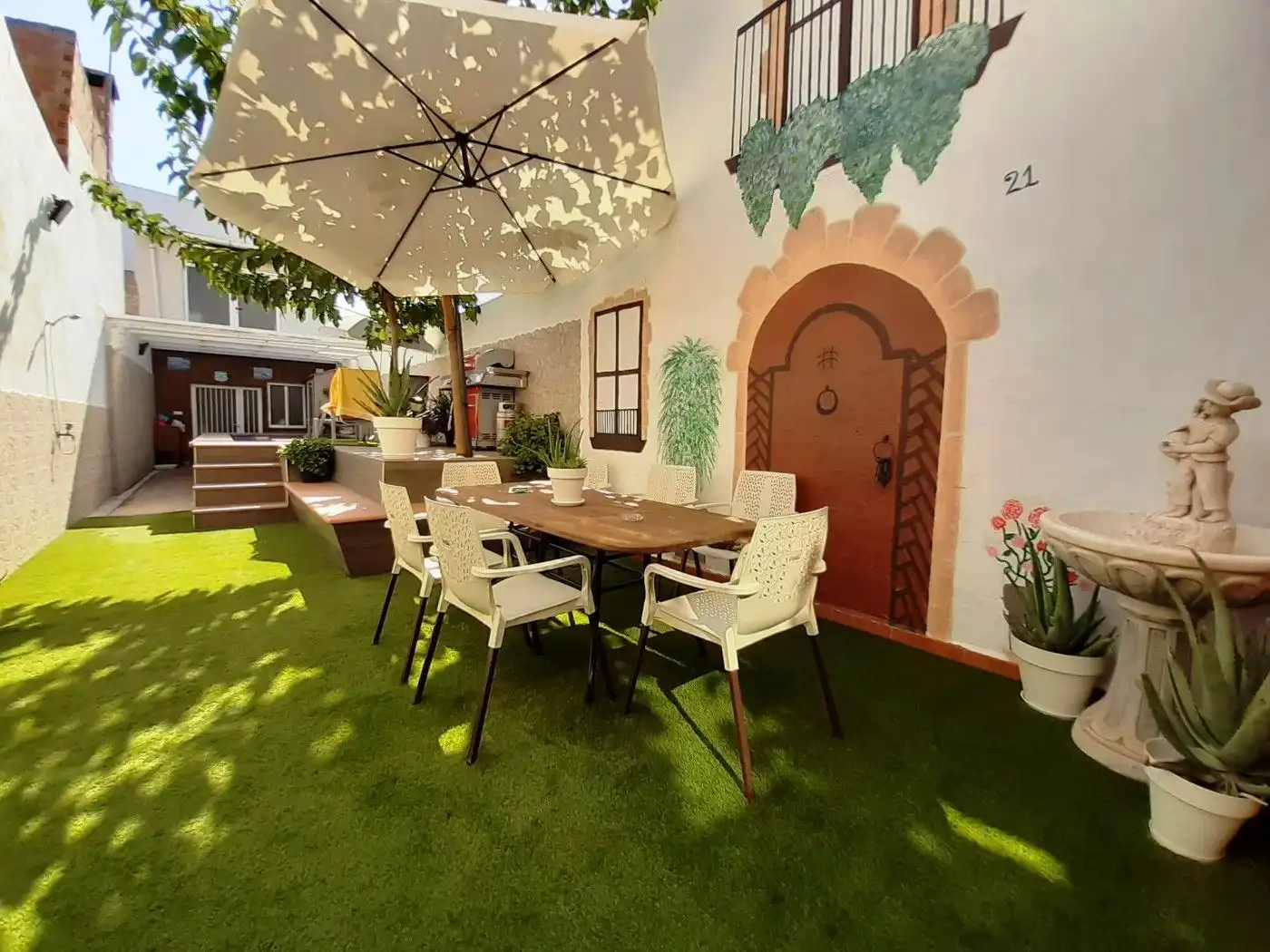 Casa amb piscina en venda a Madrigal