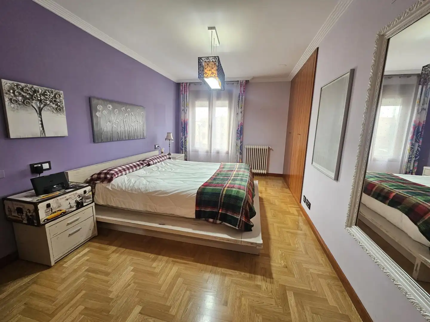 Dormitori de Casa adosada en venda en Villamayor amb Calefacció, Parquet i Traster