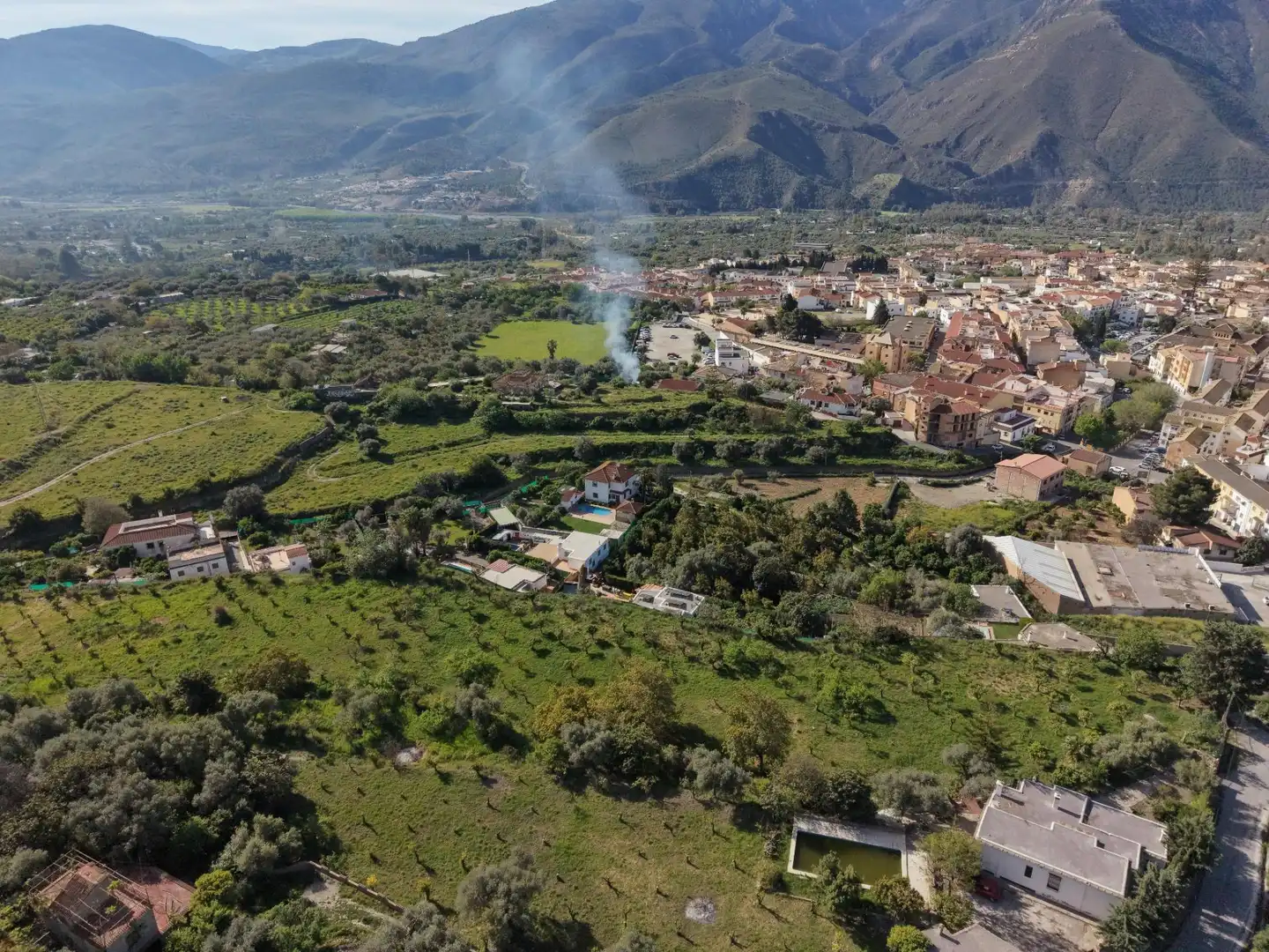 Vista exterior de Casa o xalet en venda en Órgiva amb Aire condicionat, Calefacció i Jardí privat