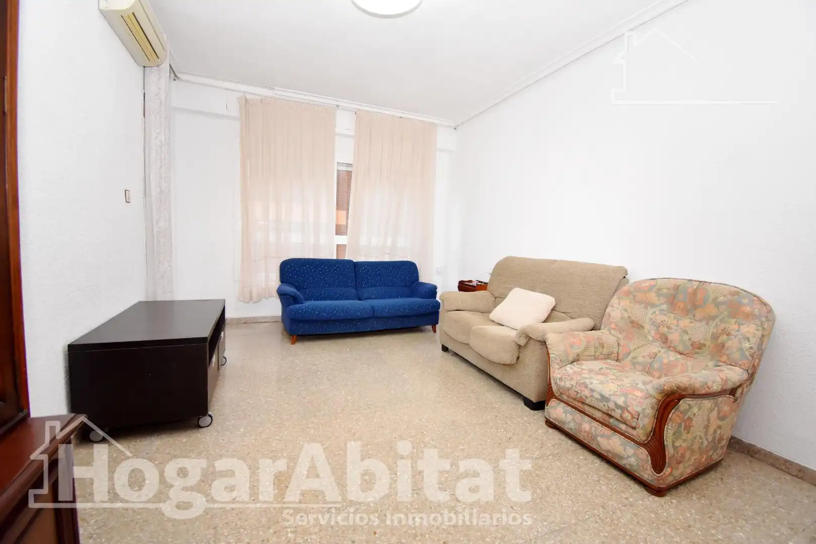 Sala de estar de Piso en venta en Camí Reial 