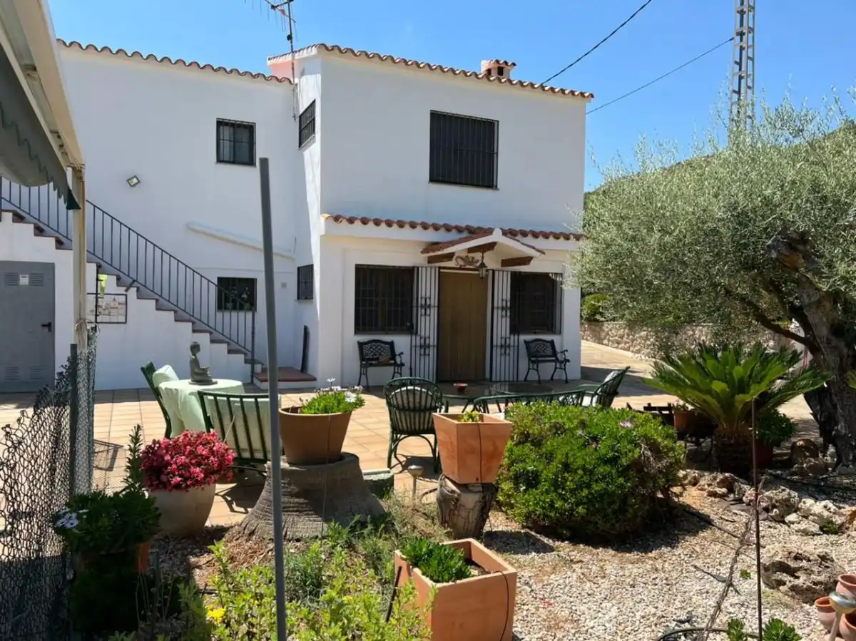 Villa avec piscine à vendre à DE LA SERRA