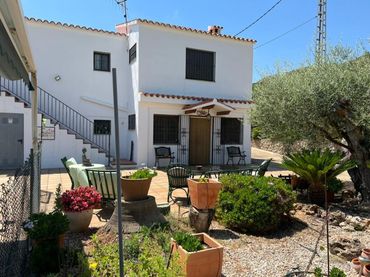 Detached house with pool for sale in DE LA SERRA
